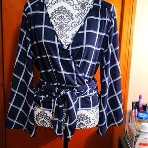 NWT womens navy & white blouse with flowing sleeves.